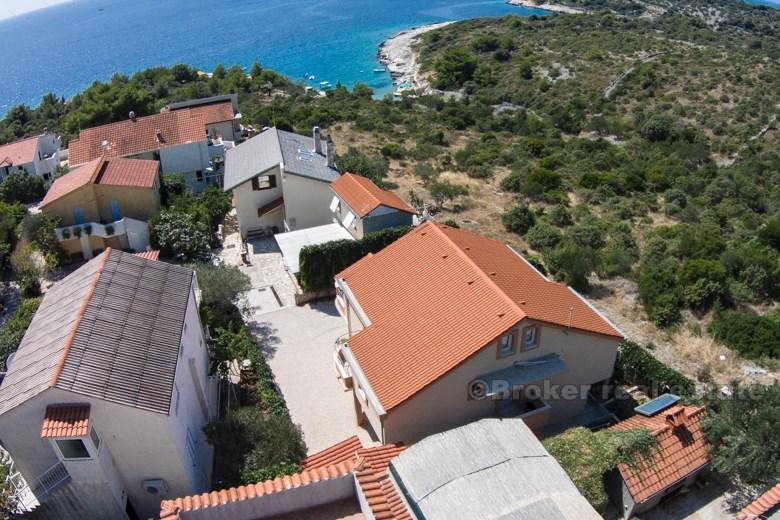 Casa su 2 piani, in vendita