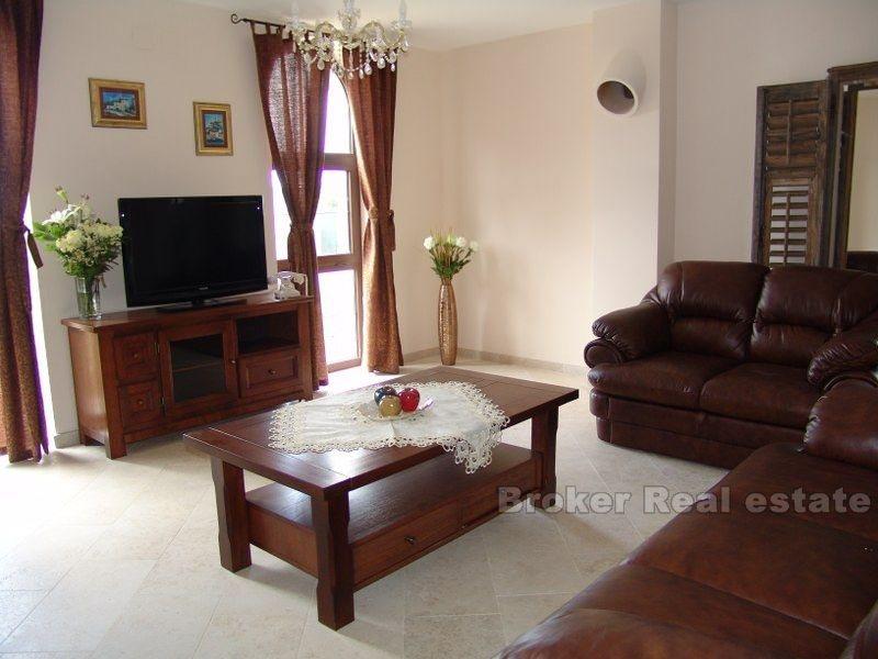 Новый каменный дом, продается