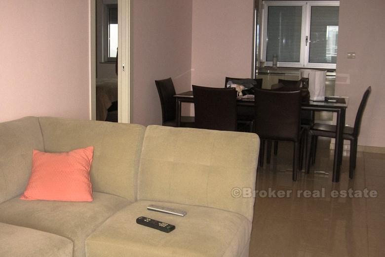 Schöne Wohnung mit zwei Schlafzimmern