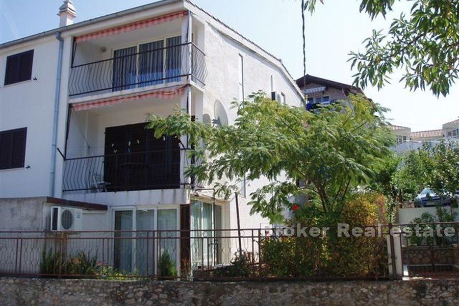 Maison de deux étages, à vendre
