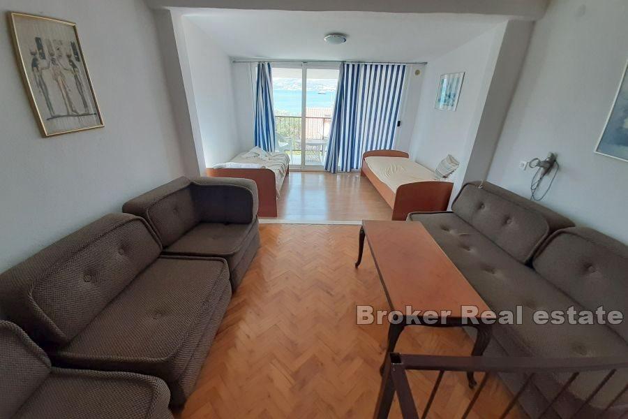 Maison de deux étages, à vendre