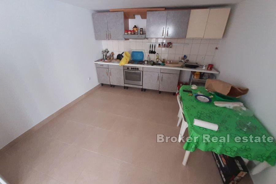 Дом двухэтажный, продается