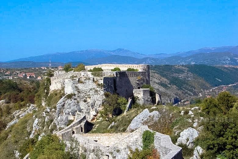 Velika kuća na 500 m2, na prodaju