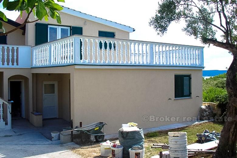 Semi-detached house in the first row to the sea