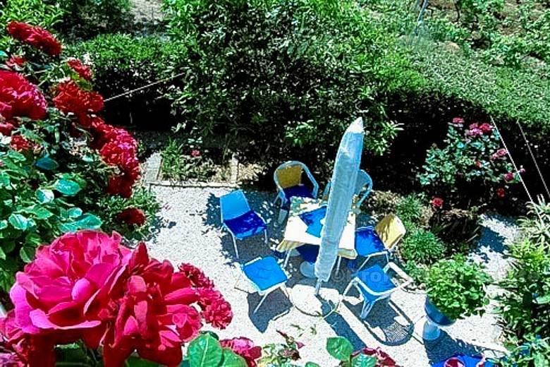 Casa con due appartamenti, in vendita