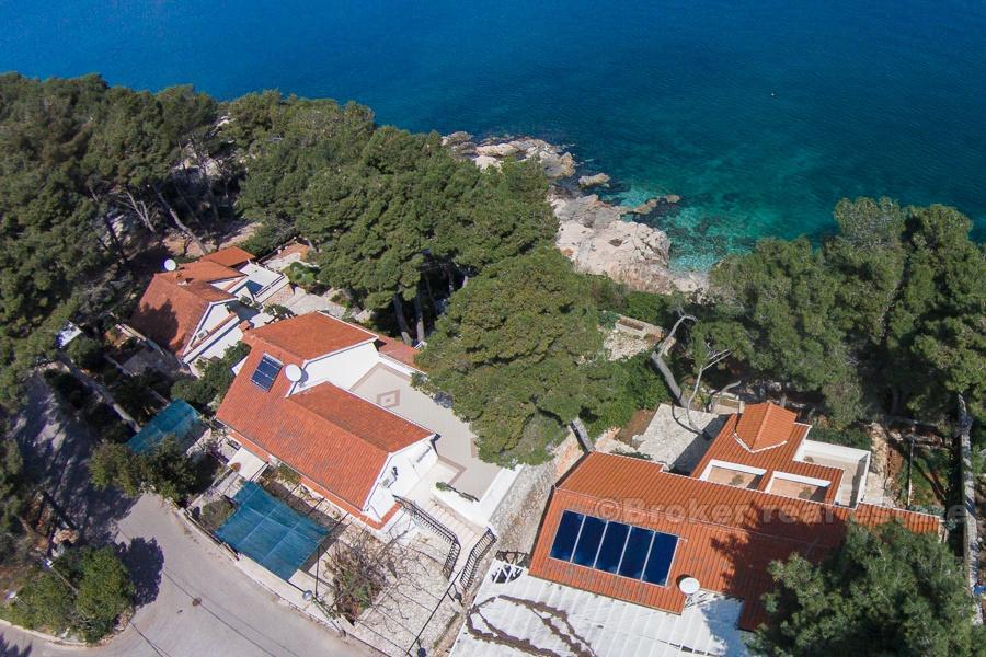 Appartamento con una camera da letto in prima fila al mare