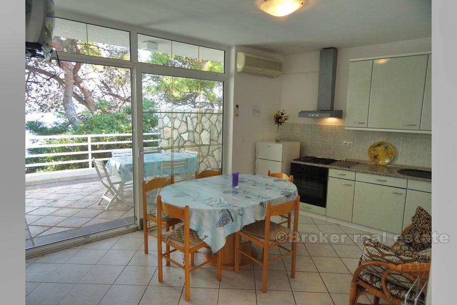 Dwupokojowe mieszkanie w pierwszym rzędzie do morza