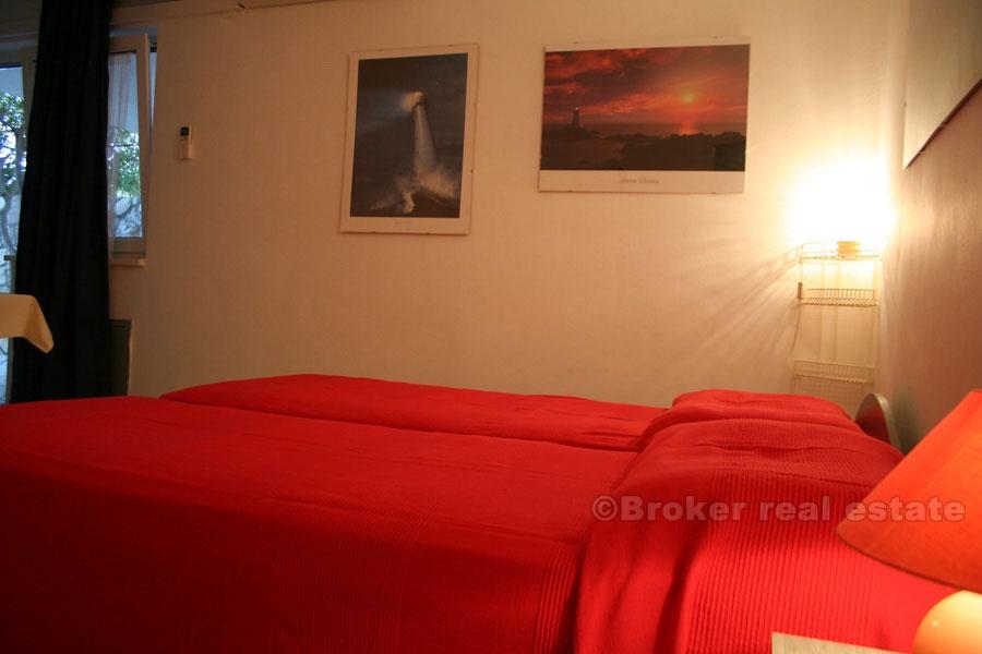 Dwupokojowe mieszkanie w pierwszym rzędzie do morza