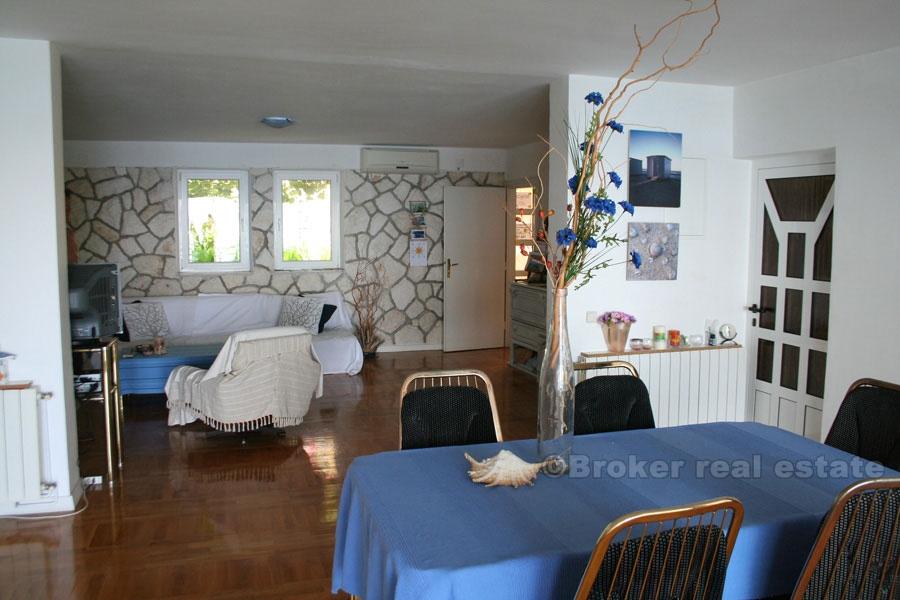 Dwupokojowe mieszkanie w pierwszym rzędzie do morza