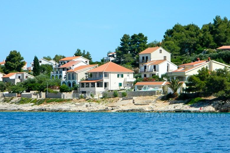 Belle maison / villa de 3 étages