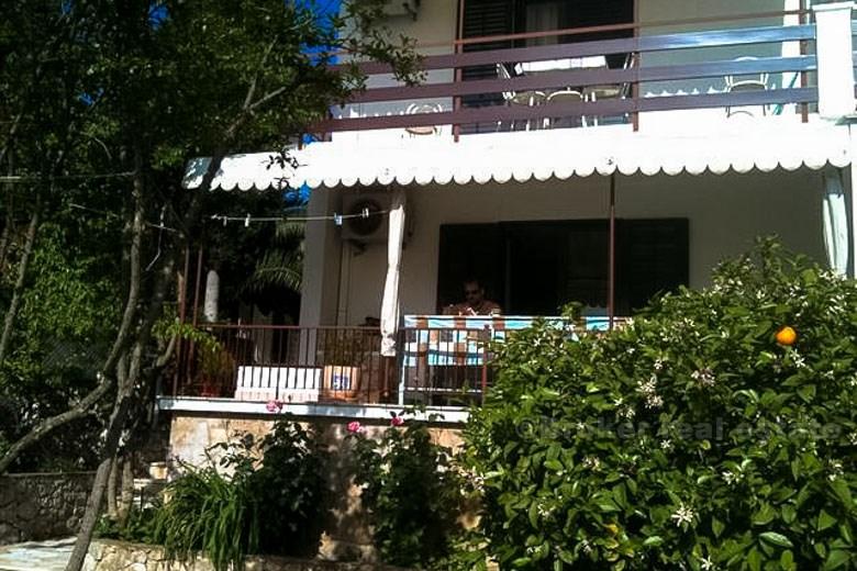 Lijepa obiteljska kuća na dva kata