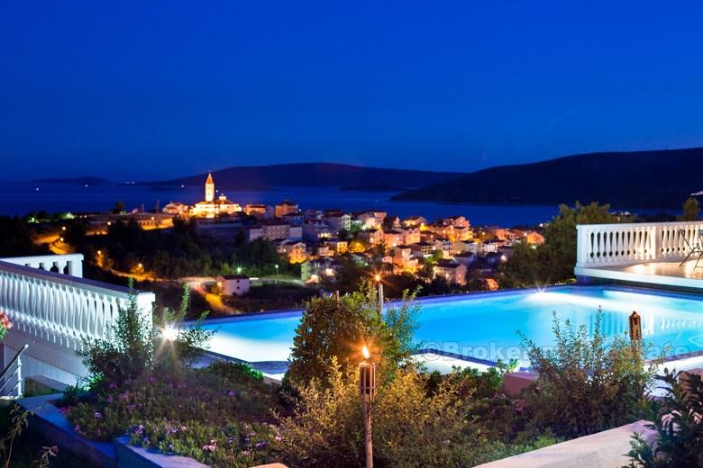 Luxury villa with sea view, for rent