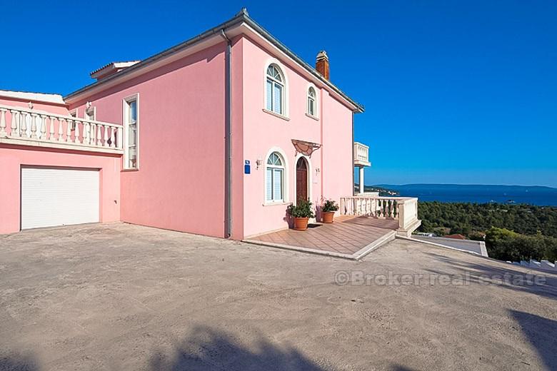 Luxury villa with sea view, for rent