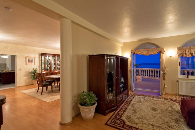 Luxury villa with sea view, for rent