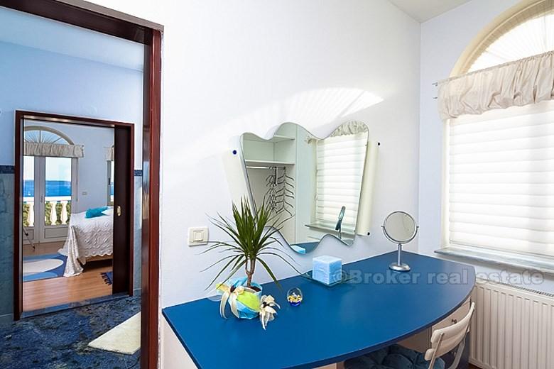 Luxury villa with sea view, for rent