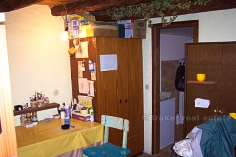 Haus auf 3 Etagen, zum Verkauf