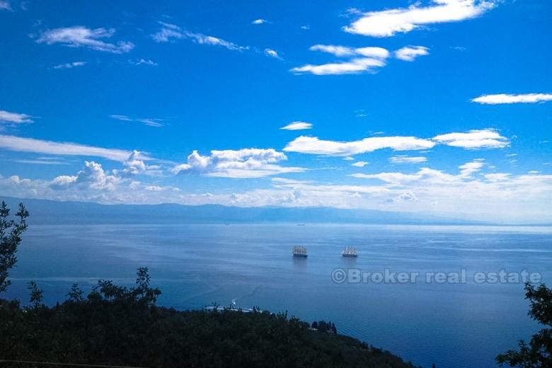 Family house with a sea view, for sale