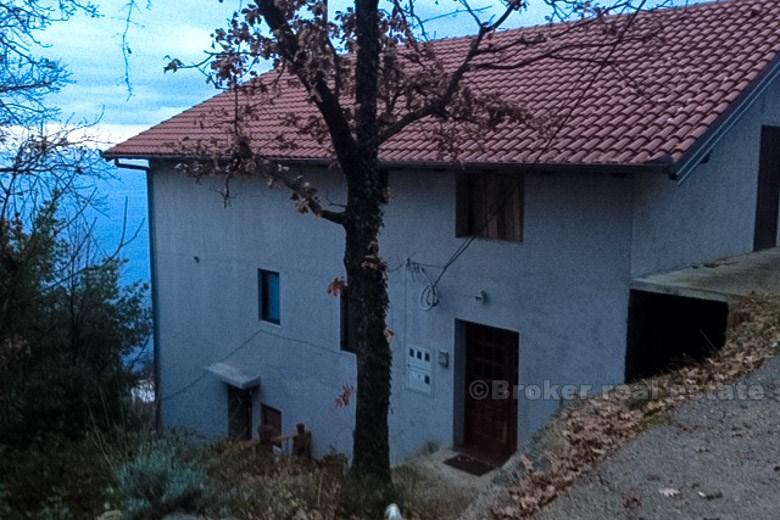 Rodinný dům s výhledem na moře, na prodej