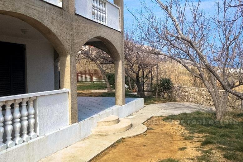 Maison première rangée à la mer, à vendre