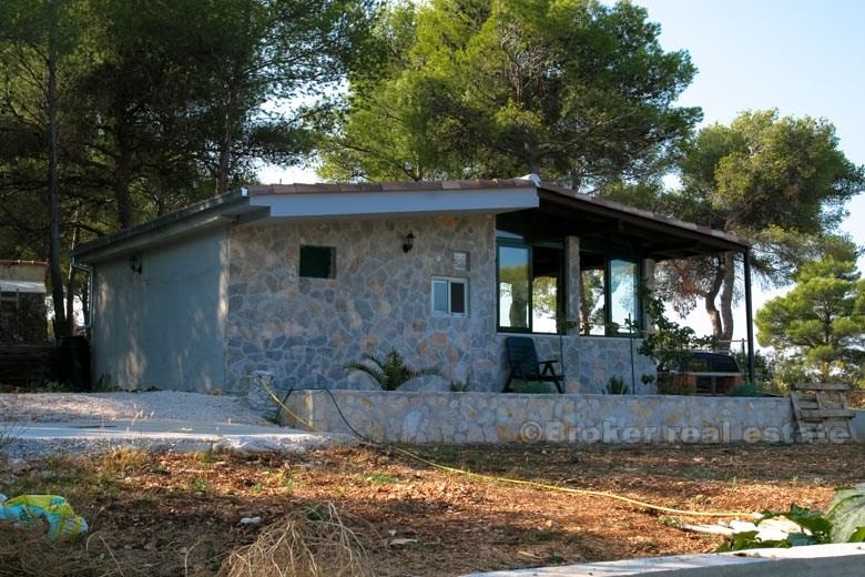 Agricultural land with 2 houses