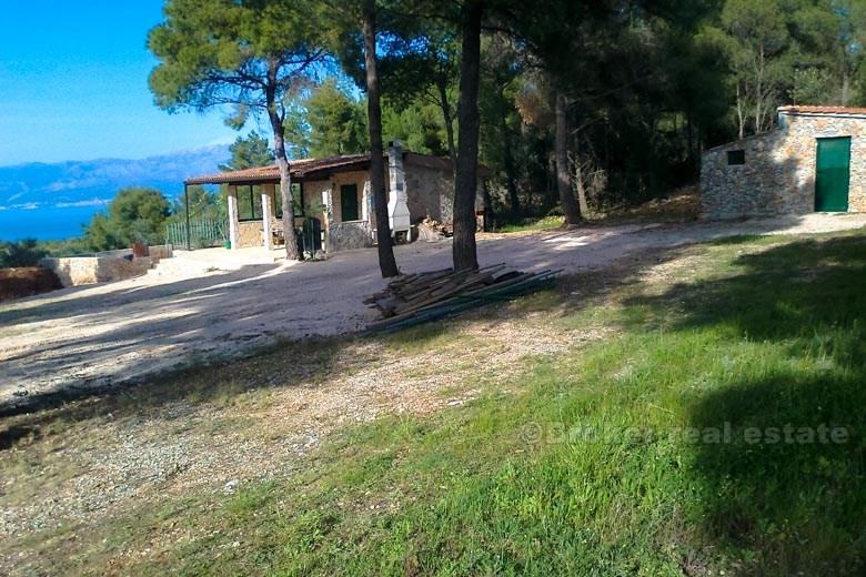 Agricultural land with 2 houses