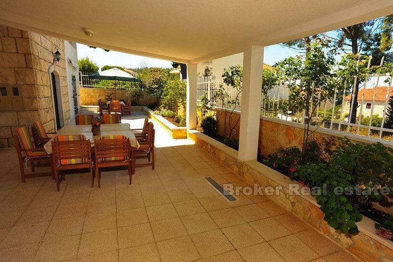 Maison avec 9 appartements, à vendre