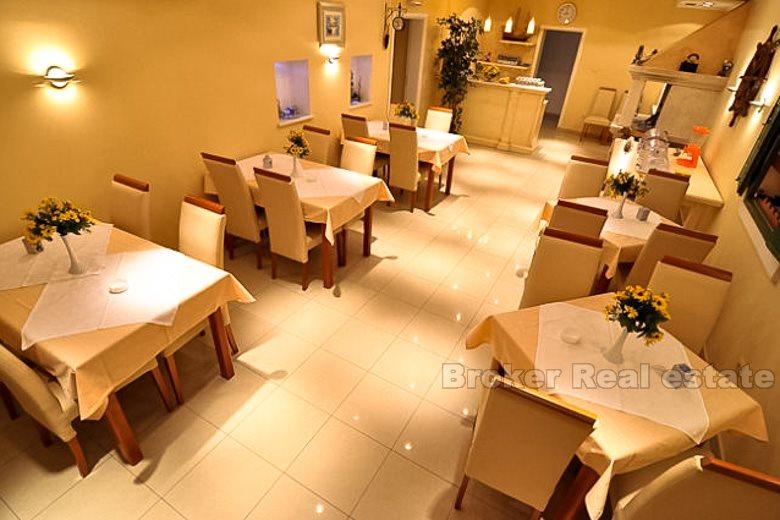 Maison avec 9 appartements, à vendre