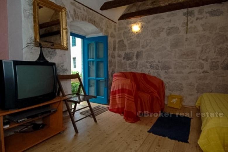 Det gamla stenhuset i centrum