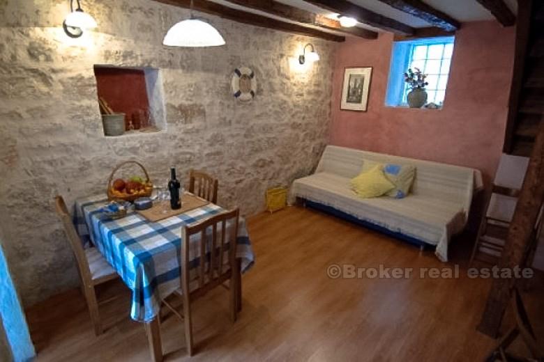 La vecchia casa di pietra nel centro