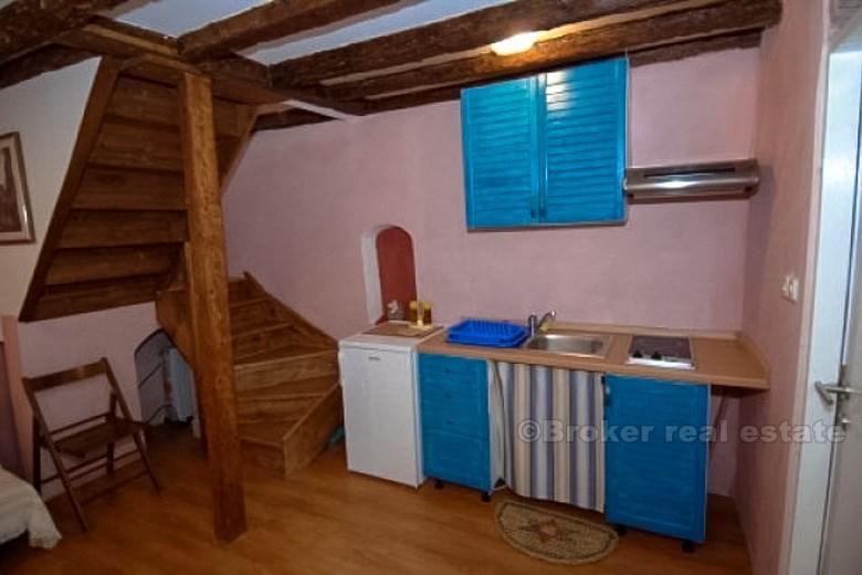 Det gamla stenhuset i centrum