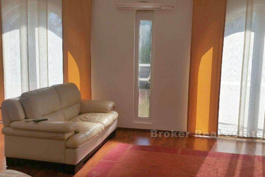 W pobliżu Zadaru, dom obok przystani