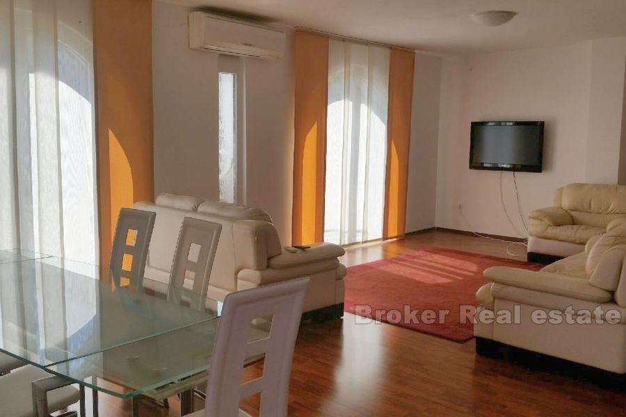 In der Nähe von Zadar, Haus neben dem Yachthafen