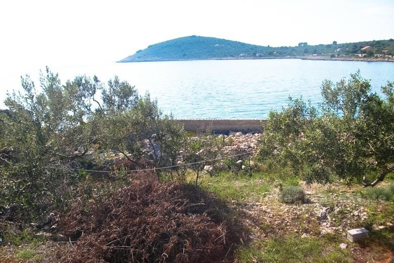 Nybyggt hus 5 meter från havet