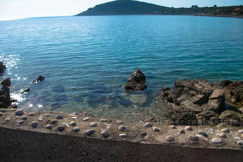 Nybyggt hus 5 meter från havet