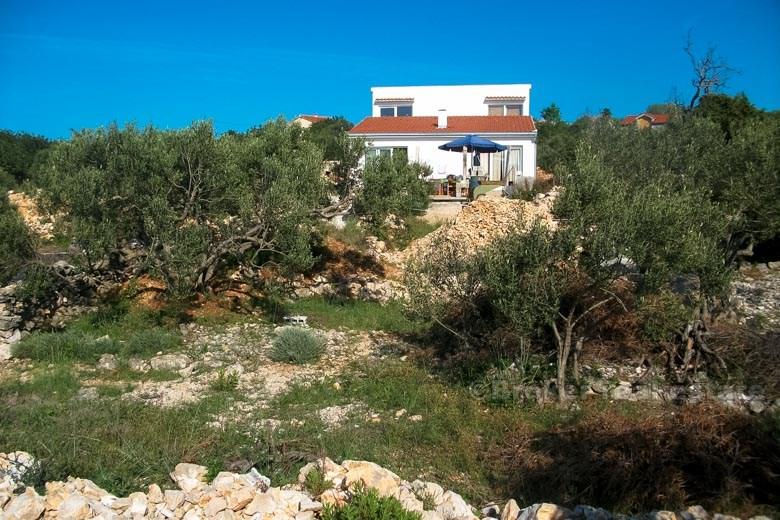 Nybyggt hus 5 meter från havet