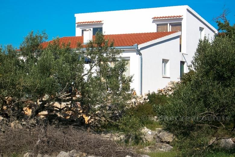 Nybyggt hus 5 meter från havet