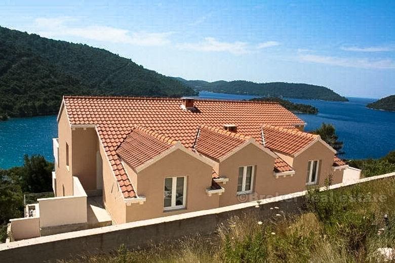 Casa sul terreno di 600 mq, in vendita