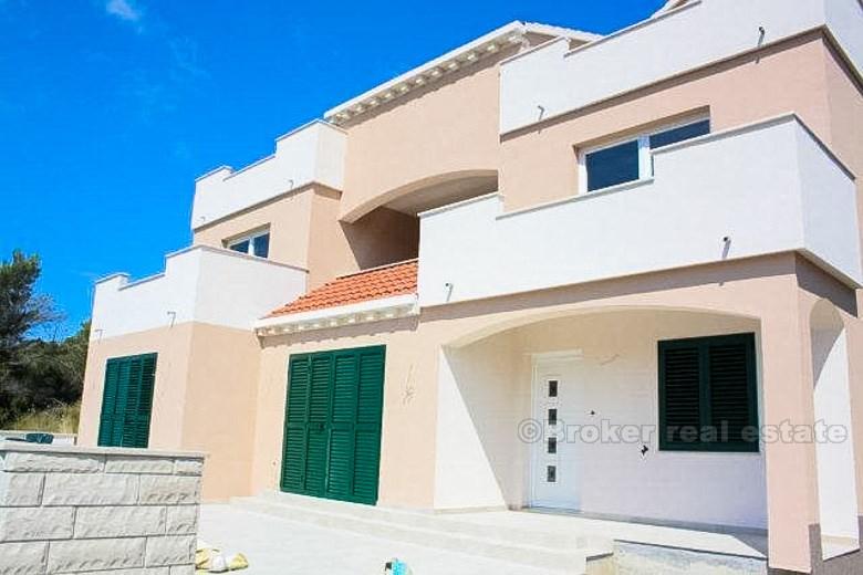 Maison sur le terrain de 600 m², à vendre