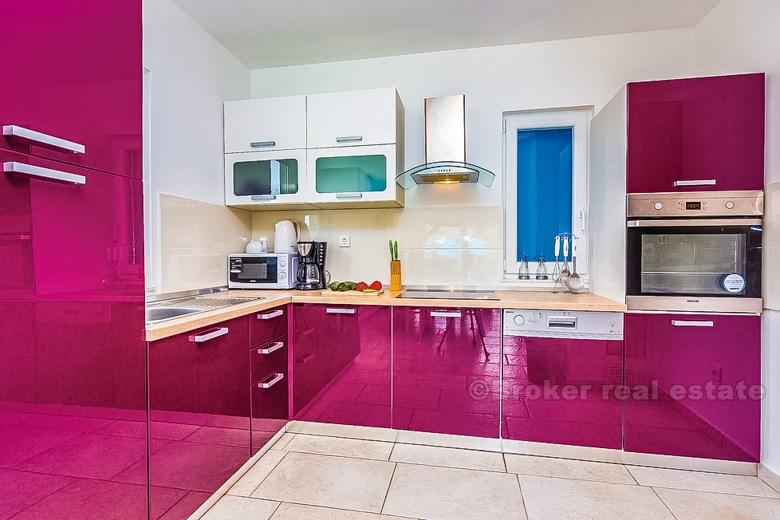 Villa dans un endroit calme, à vendre