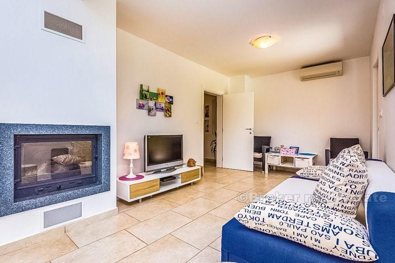 Vila na mirnoj lokaciji, na prodaju