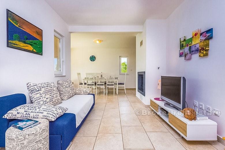 Vila na mirnoj lokaciji, na prodaju