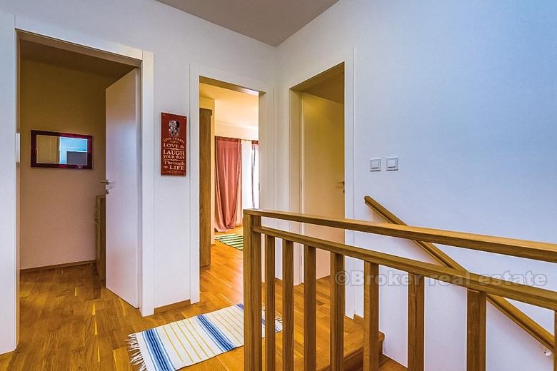 Vila na mirnoj lokaciji, na prodaju