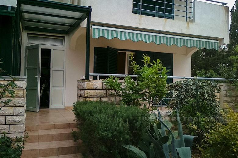 Furnished ground floor apartment, for sale