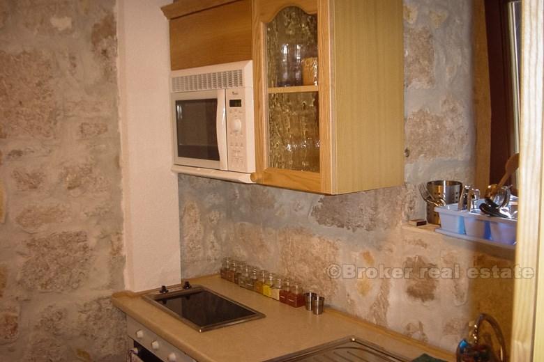 Renovovaný kamenný dům na 4 podlažích