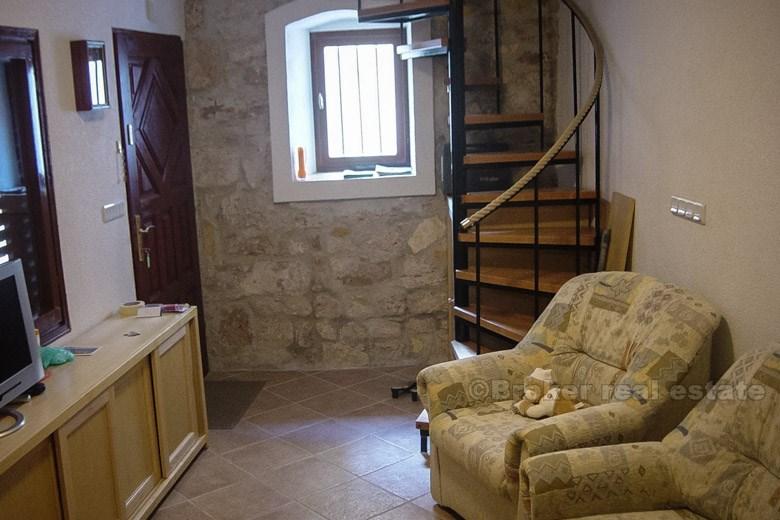 Casa in pietra ristrutturata su 4 piani