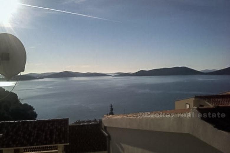 Casa con vista sul mare, per la vendita