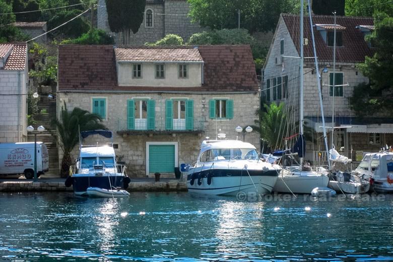 Maison au bord de la mer, à louer