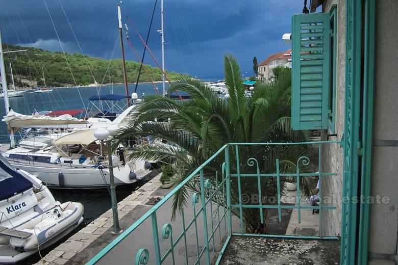 Maison au bord de la mer, à louer