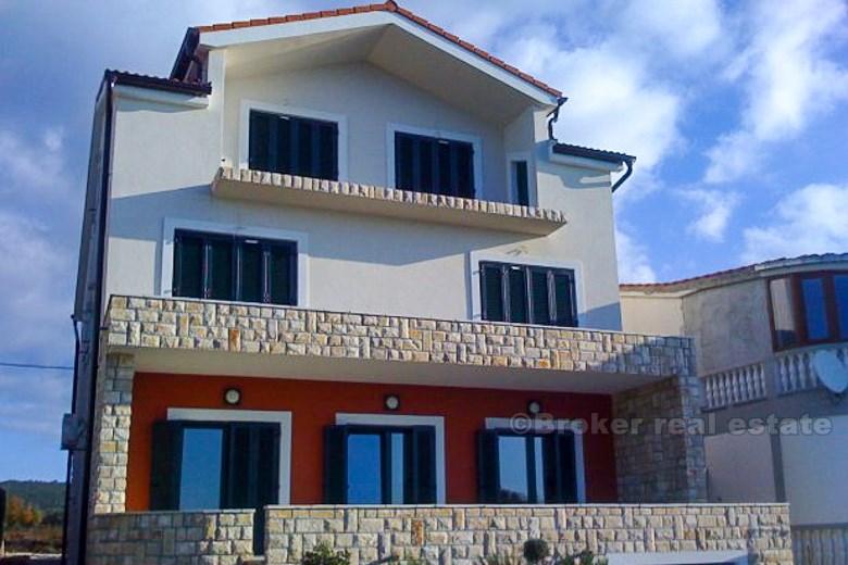 House first row to the sea