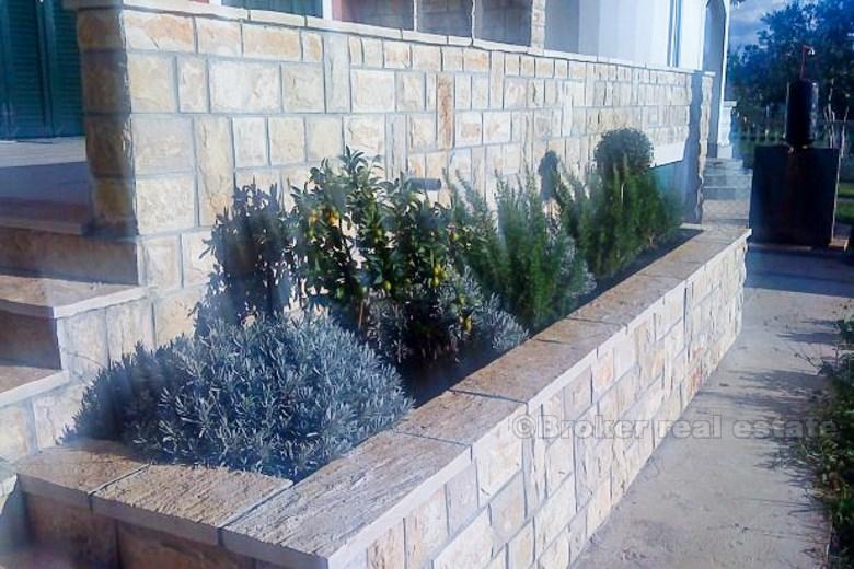 Dům první řadě k moři, na prodej